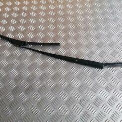 Vējstikla slotiņa priekš BMW 318D E46 2002 SEDAN