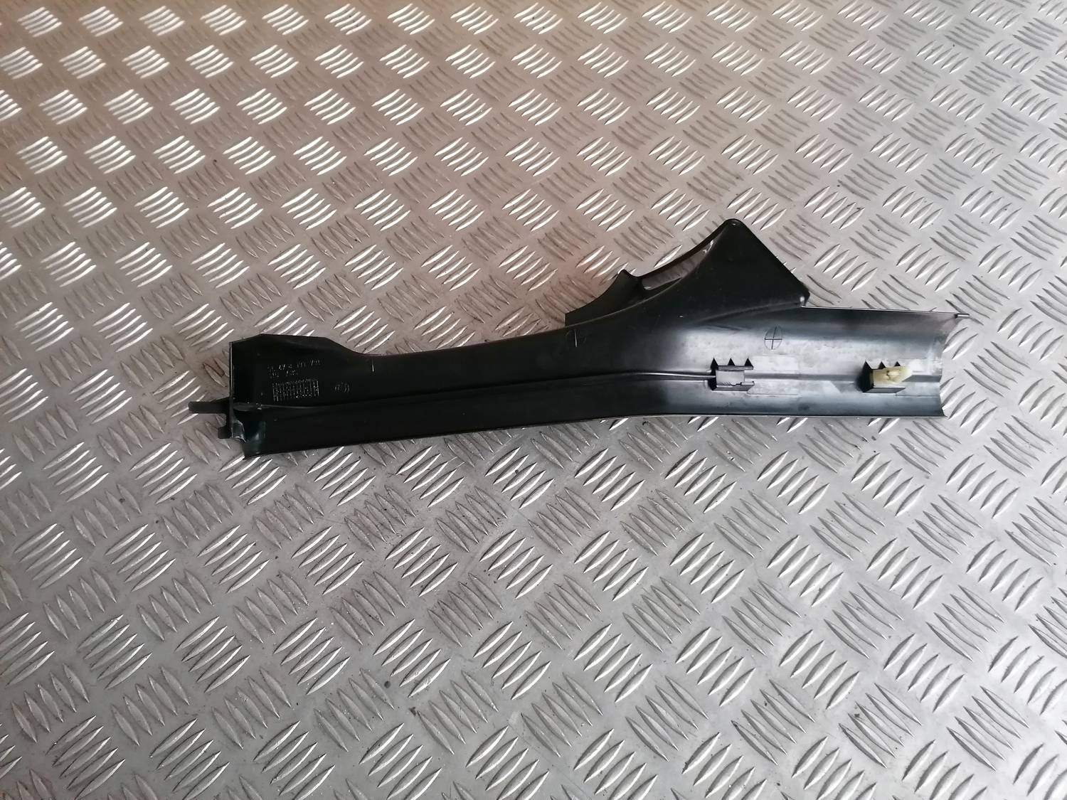 Sliekšņa aizmugurēja kreisa uzlika (salonā) priekš BMW 318D E46 2002 SEDAN