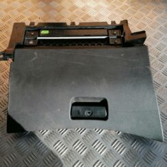 Mantu glabāšanas nodalījums pasažiera pusē priekš BMW 318D E46 2002 SEDAN