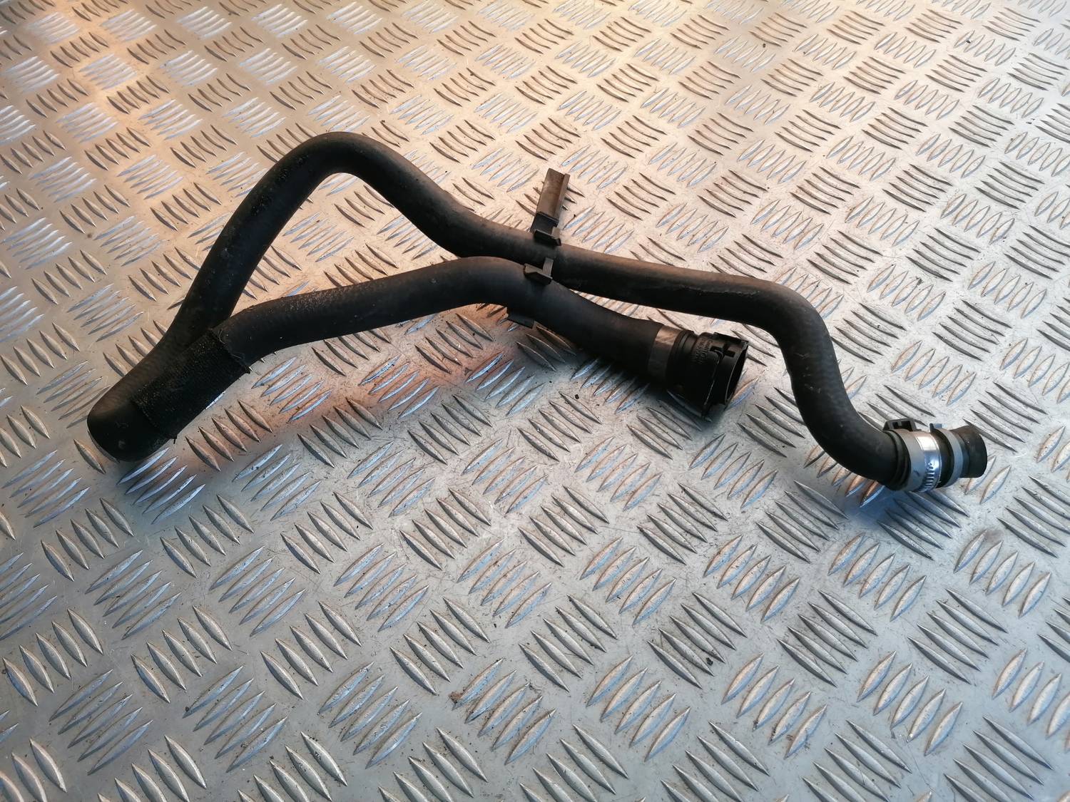 Dzesēšanas caurule priekš BMW 318D E46 2002 SEDAN