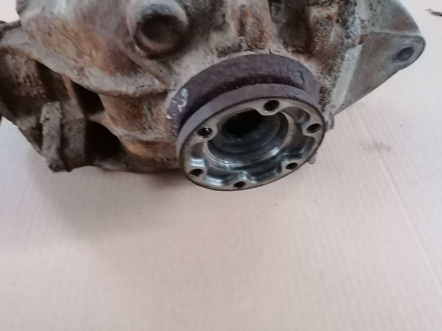 Aizmugurējais reduktors priekš BMW 318D E46 2002 SEDAN 2 Aizmugurējais reduktors priekš BMW 318D E46 2002 SEDAN