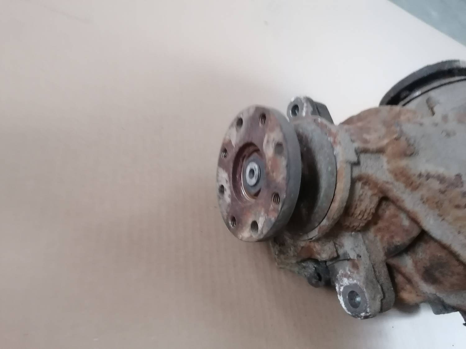 Aizmugurējais reduktors priekš BMW 318D E46 2002 SEDAN 3 Aizmugurējais reduktors priekš BMW 318D E46 2002 SEDAN