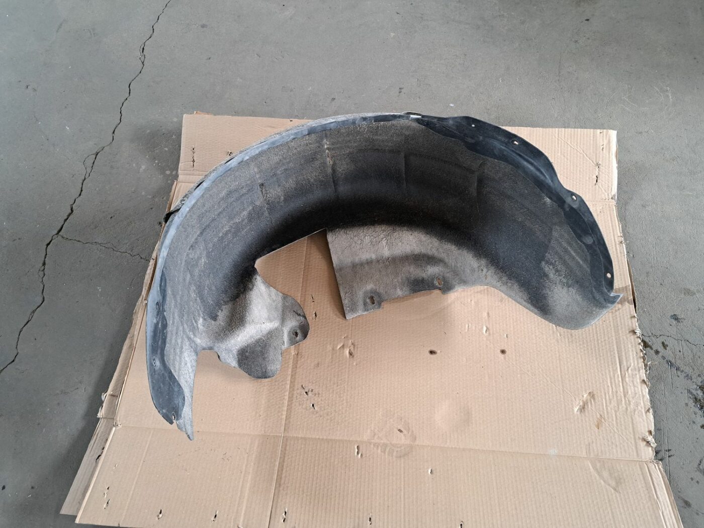 Aizmugurējais kreisais paspārns priekš VOLVO V70 2009