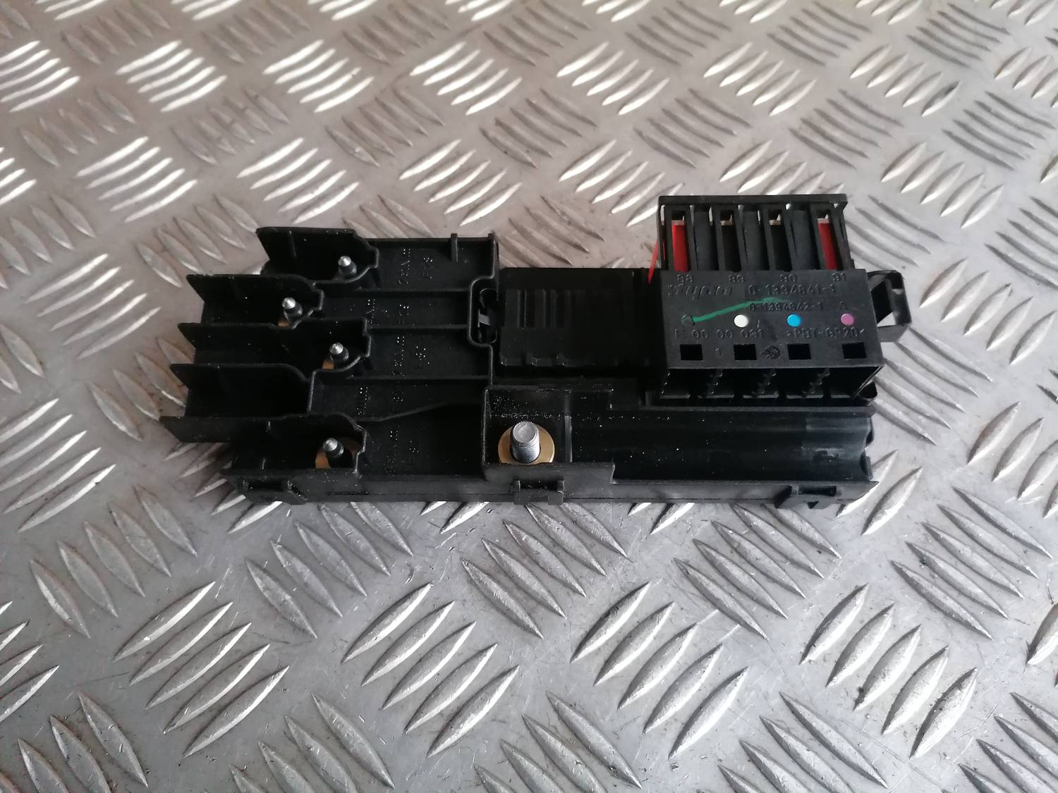 Drošinātāju bloks priekš MERCEDES BENZ ML280 2008 OBSIDIAN BLACK 2 Drošinātāju bloks priekš MERCEDES BENZ ML280 2008 OBSIDIAN BLACK