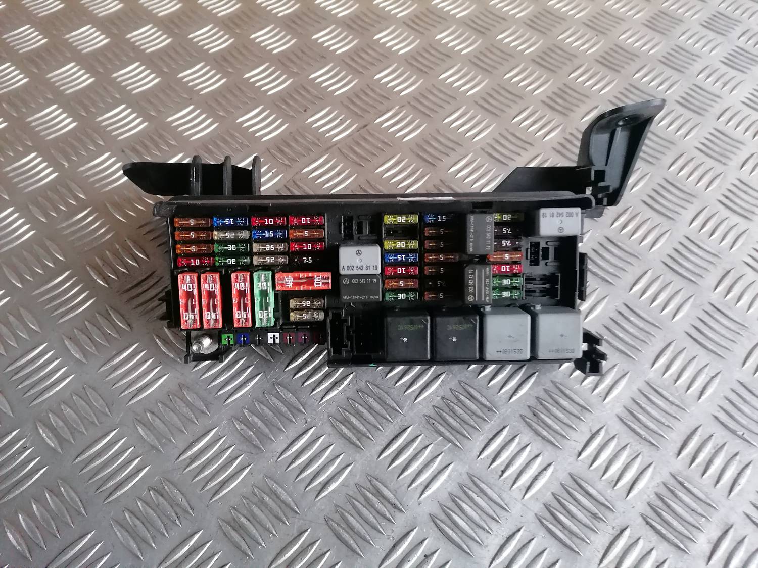 Drošinātāju bloks priekš MERCEDES BENZ ML280 2008 OBSIDIAN BLACK 2 Drošinātāju bloks priekš MERCEDES BENZ ML280 2008 OBSIDIAN BLACK