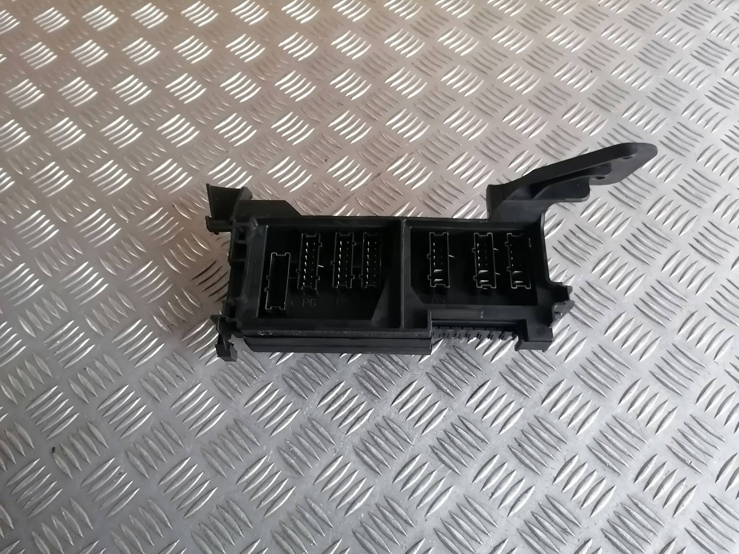 Drošinātāju bloks priekš MERCEDES BENZ ML280 2008 OBSIDIAN BLACK 3 Drošinātāju bloks priekš MERCEDES BENZ ML280 2008 OBSIDIAN BLACK