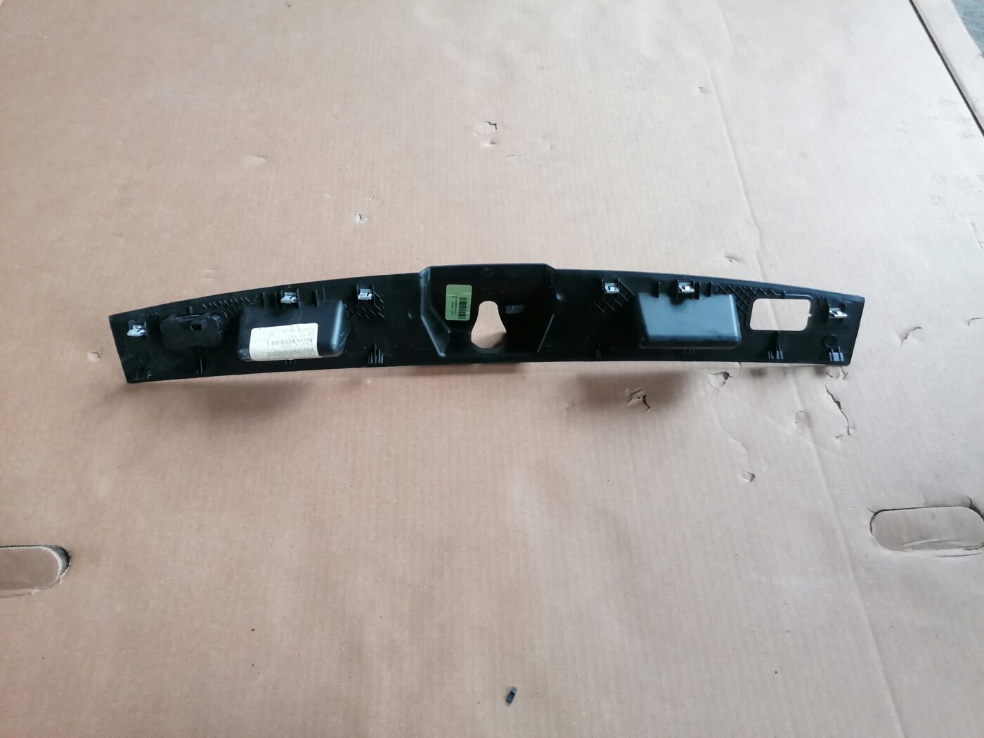 Bagāžnieka vāka apdare priekš MERCEDES BENZ ML280 2008 OBSIDIAN BLACK