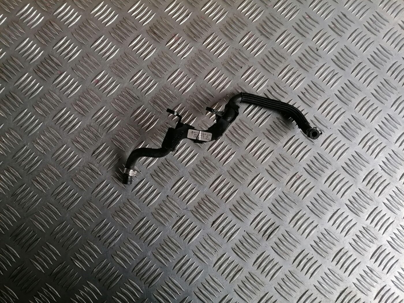 Degvielas caurule priekš MERCEDES BENZ ML280 2008 OBSIDIAN BLACK 3 Degvielas caurule priekš MERCEDES BENZ ML280 2008 OBSIDIAN BLACK