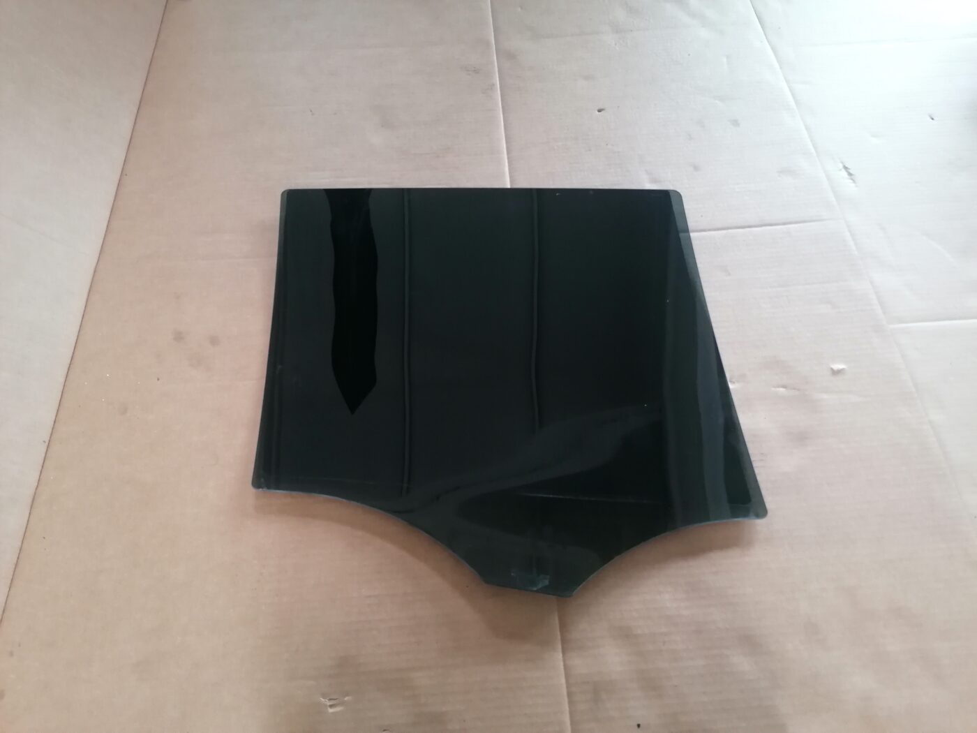 Aizmugurējo kreiso durvju stikls priekš MERCEDES BENZ ML280 2008 OBSIDIAN BLACK 2 Aizmugurējo kreiso durvju stikls priekš MERCEDES BENZ ML280 2008 OBSIDIAN BLACK