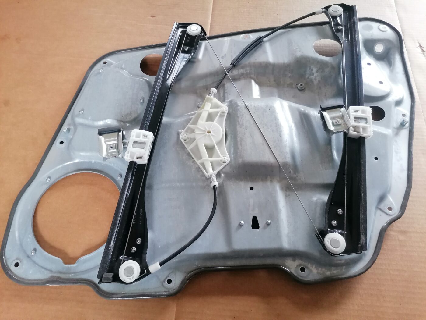 Stikla pacelšanas mehānisma panele priekš MERCEDES BENZ ML280 2008 OBSIDIAN BLACK