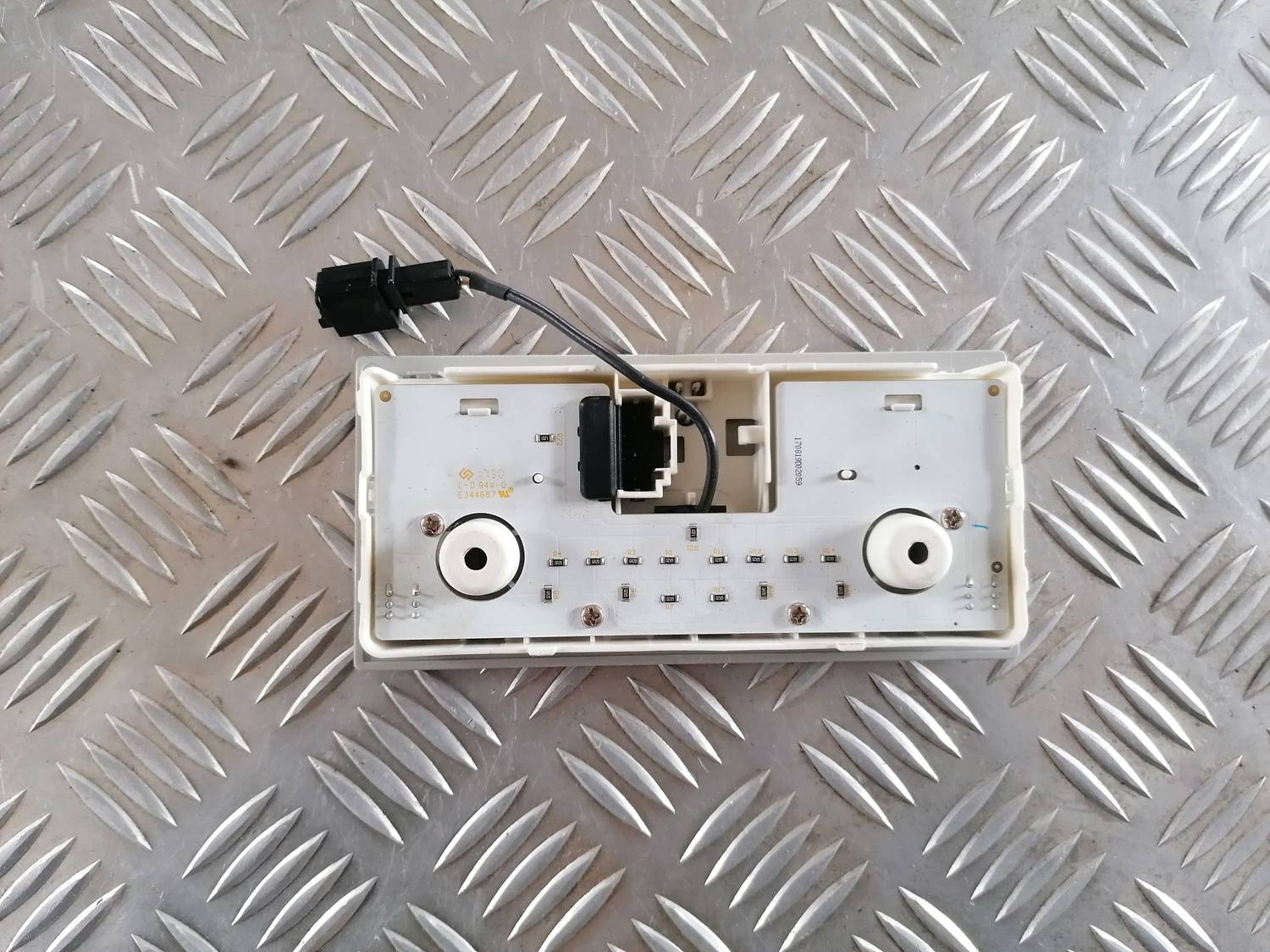 Priekšējo sēdvietu apgaismojums priekš VW CRAFTER 2018 3 Priekšējo sēdvietu apgaismojums priekš VW CRAFTER 2018