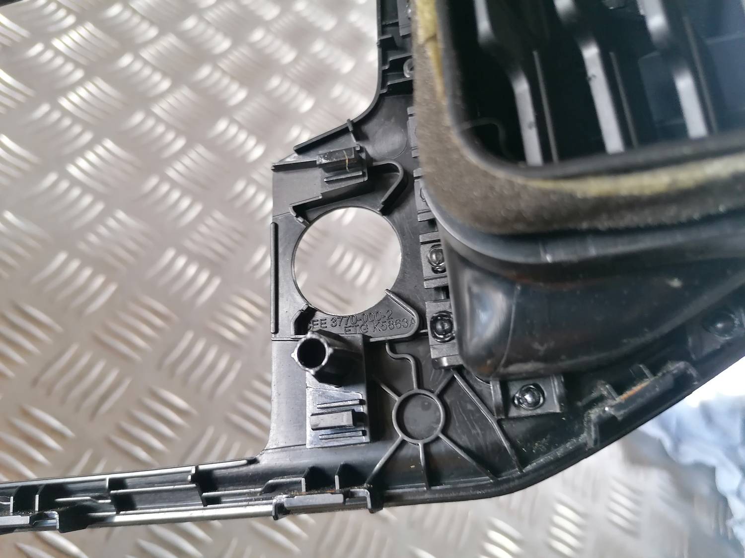 Mērinstrumentu paneļa gaisa vads, centrā priekš VW CRAFTER 2018