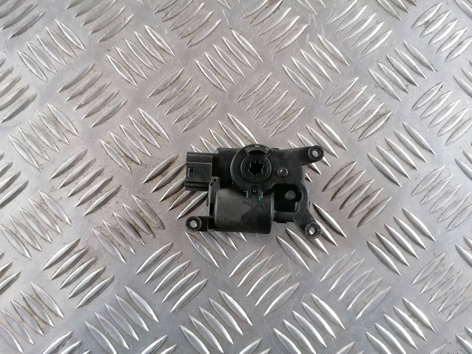 Apsildes sistēmas aktuators priekš VW CRAFTER 2018