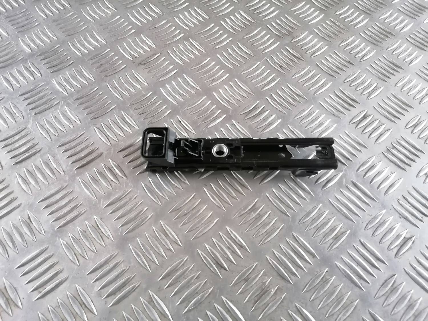 Drošības jostas regulators, pa kreisi priekš VW CRAFTER 2018 1 Drošības jostas regulators, pa kreisi priekš VW CRAFTER 2018