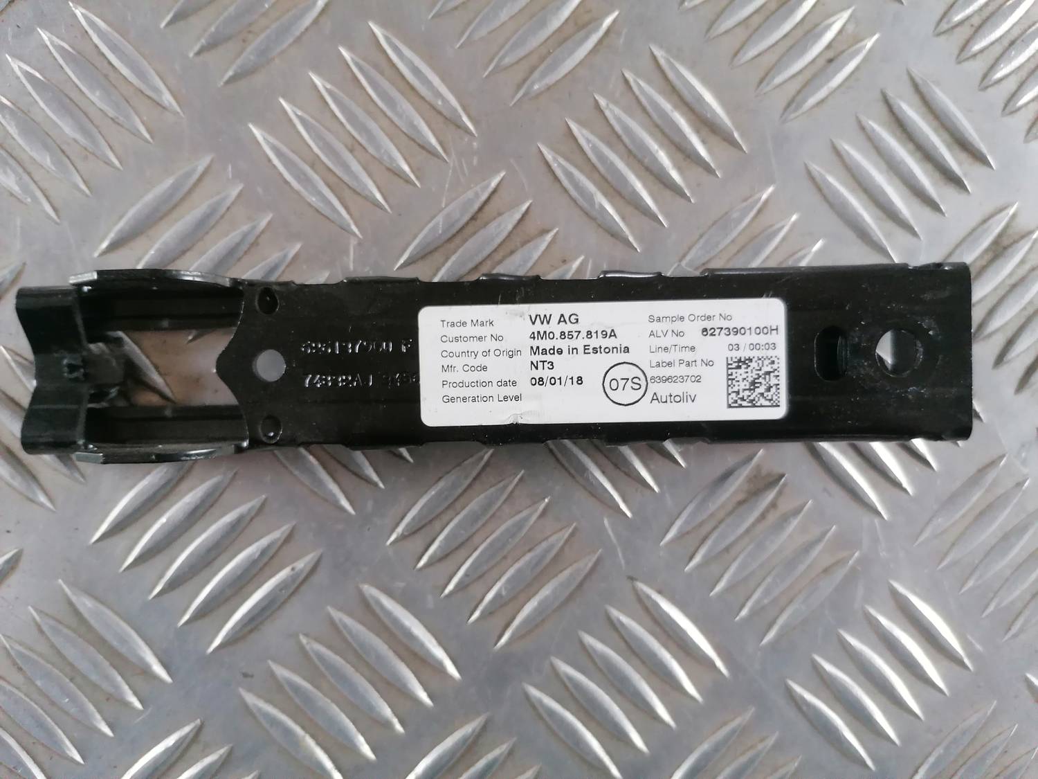 Drošības jostas regulators, pa kreisi priekš VW CRAFTER 2018 4 Drošības jostas regulators, pa kreisi priekš VW CRAFTER 2018