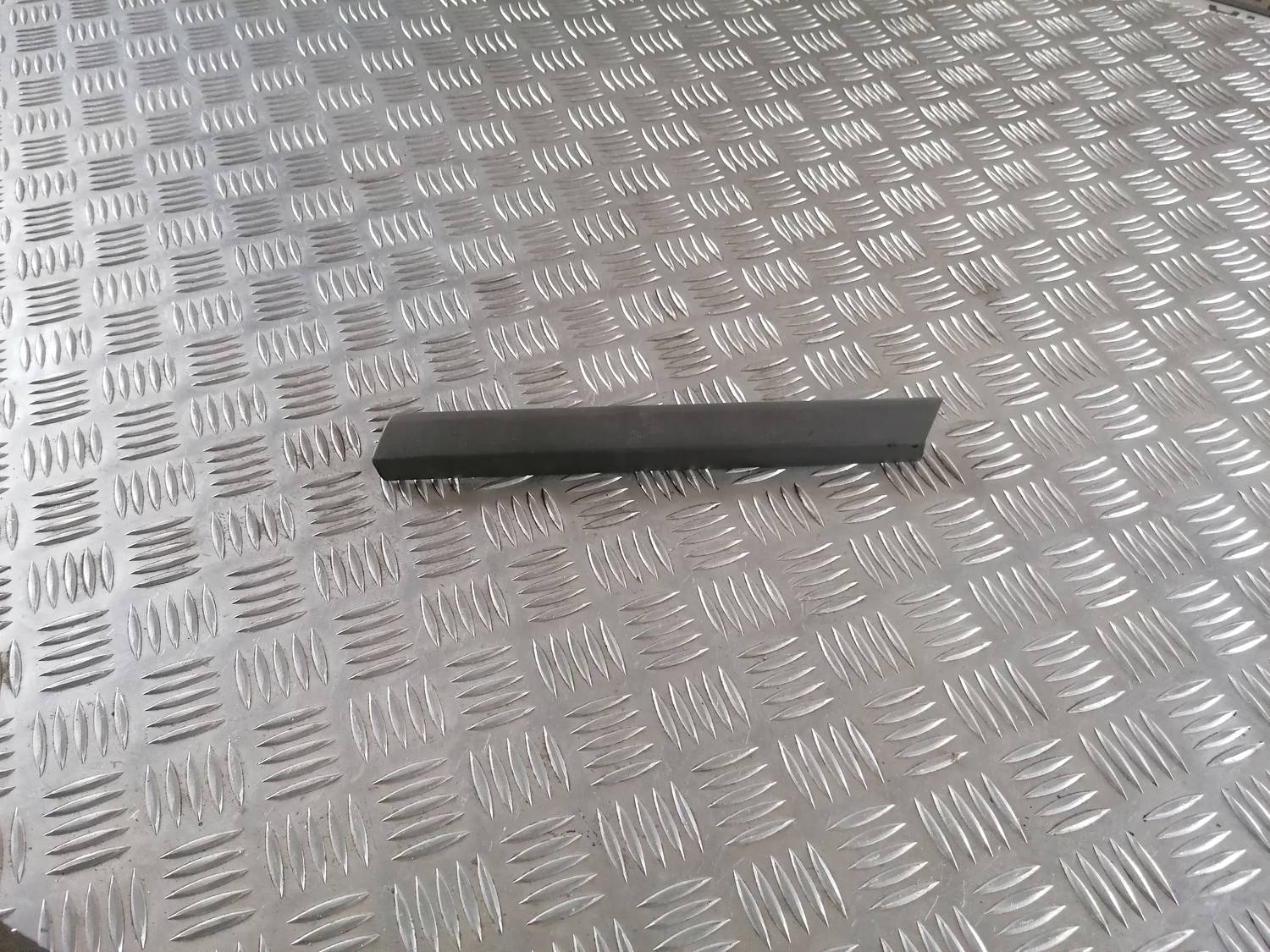 Priekšējo labo durvju apdare priekš VW CRAFTER 2018 1 Priekšējo labo durvju apdare priekš VW CRAFTER 2018