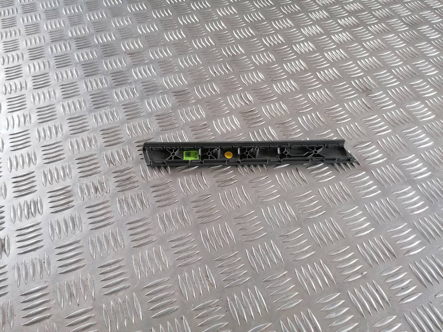 Priekšējo labo durvju apdare priekš VW CRAFTER 2018 2 Priekšējo labo durvju apdare priekš VW CRAFTER 2018