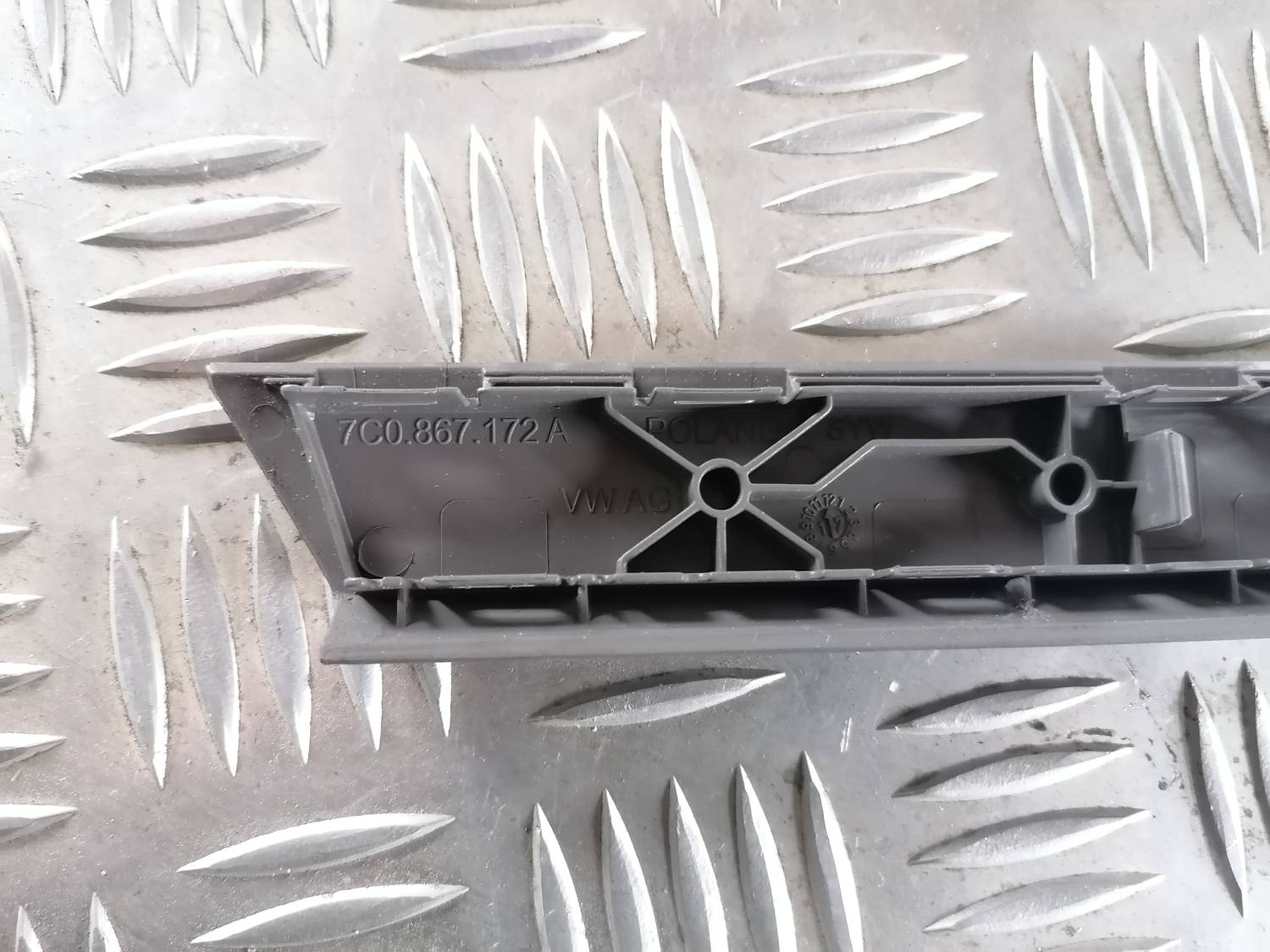 Priekšējo labo durvju apdare priekš VW CRAFTER 2018 3 Priekšējo labo durvju apdare priekš VW CRAFTER 2018