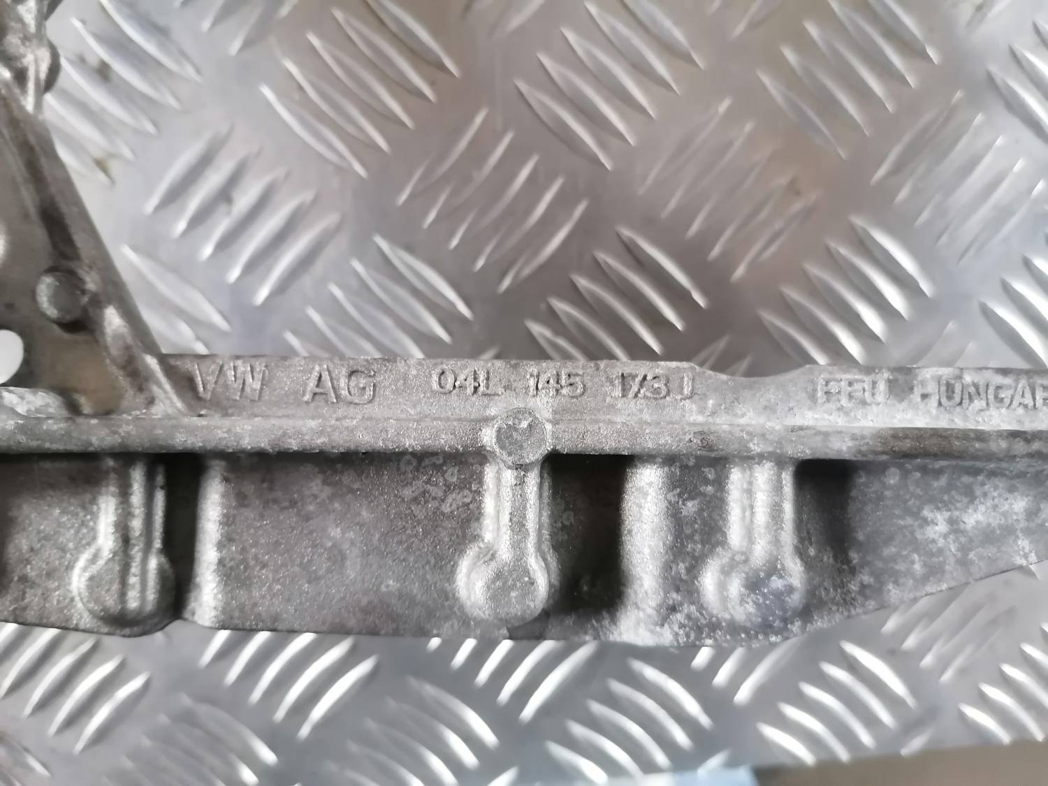 Interkulera kronšteins priekš VW CRAFTER 2018