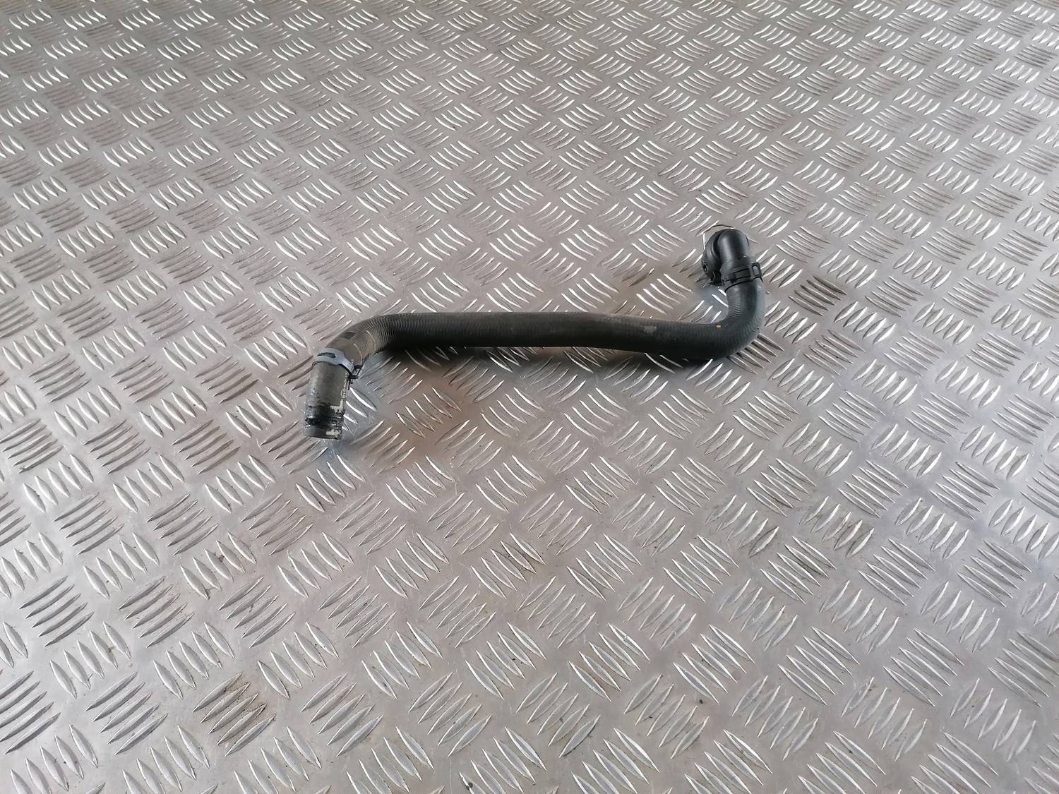 Dzesēšanas caurule priekš VW CRAFTER 2018 1 Dzesēšanas caurule priekš VW CRAFTER 2018