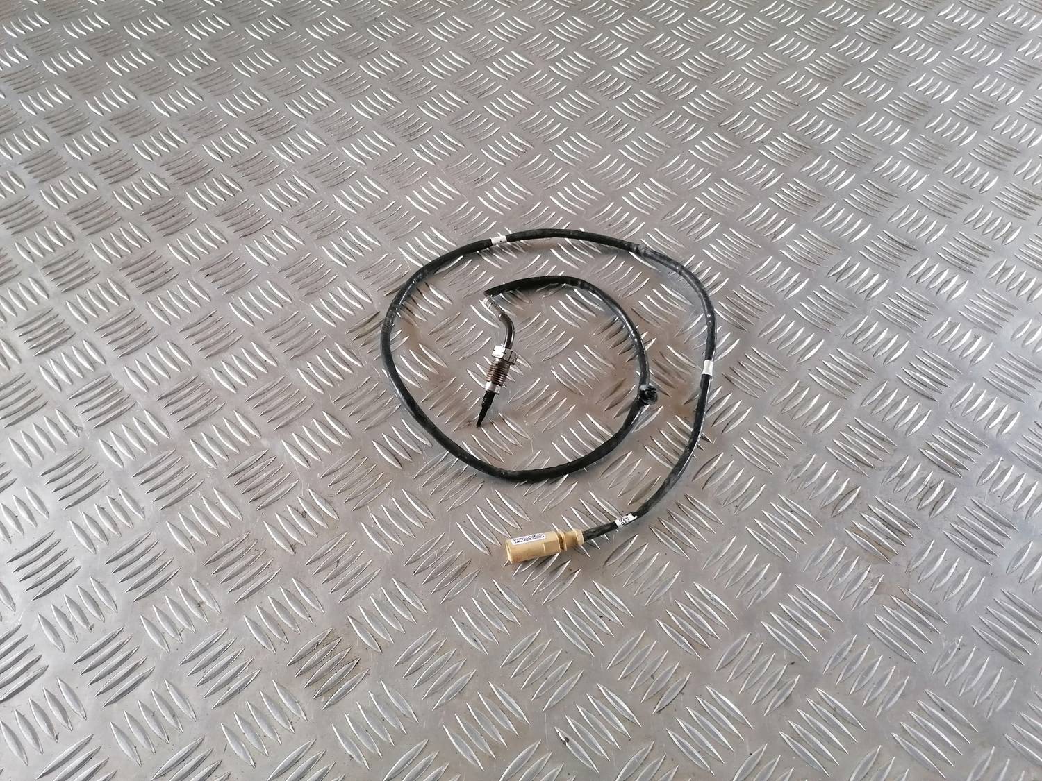 Izplūdes gāzu temperatūras devējs priekš VW CRAFTER 2018 1 Izplūdes gāzu temperatūras devējs priekš VW CRAFTER 2018