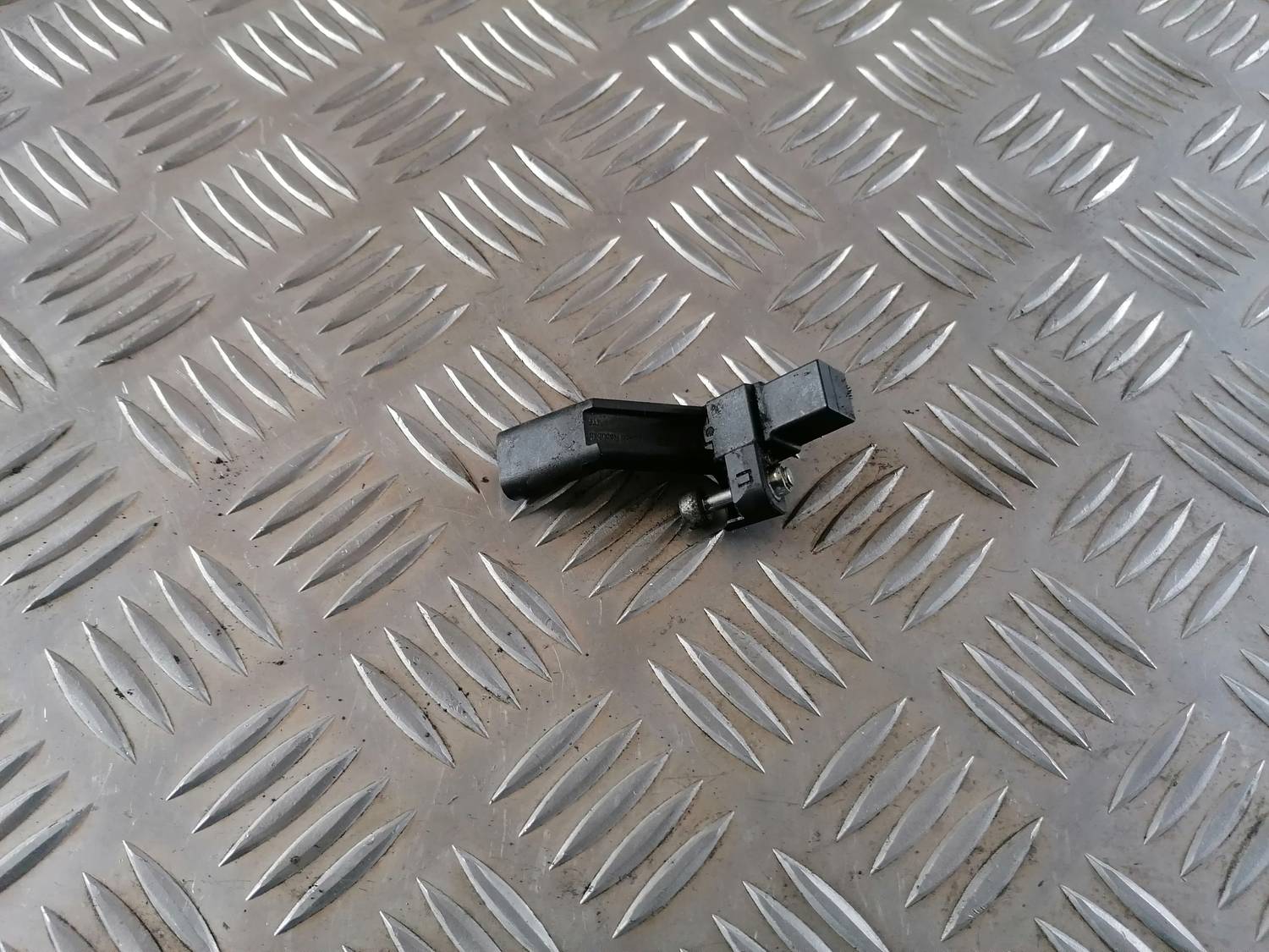 Kloķvārpstas devējs priekš VW CRAFTER 2018 2 Kloķvārpstas devējs priekš VW CRAFTER 2018