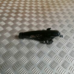 Aizmugurējais kreisais durvju rokturis priekš VOLVO V70 2009