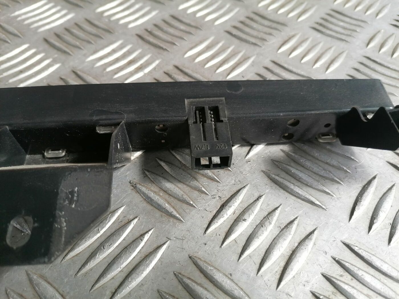 Stop signāls priekš VOLVO V70 2009 6 Stop signāls priekš VOLVO V70 2009