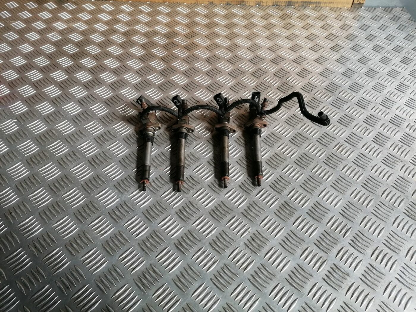 Degvielas smidzinātājs priekš VOLVO V70 2009 1 Degvielas smidzinātājs priekš VOLVO V70 2009