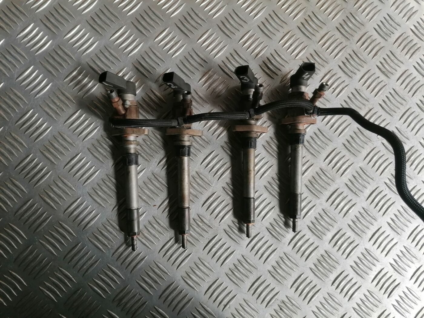 Degvielas smidzinātājs priekš VOLVO V70 2009 2 Degvielas smidzinātājs priekš VOLVO V70 2009