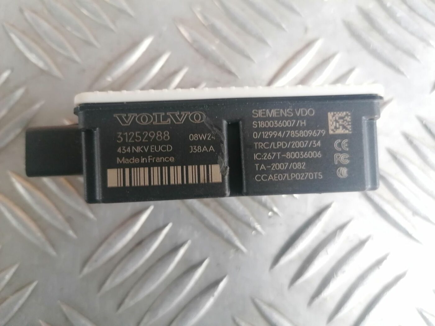 Centrālas atslēgas vadības bloks priekš VOLVO V70 2009 3 Centrālas atslēgas vadības bloks priekš VOLVO V70 2009