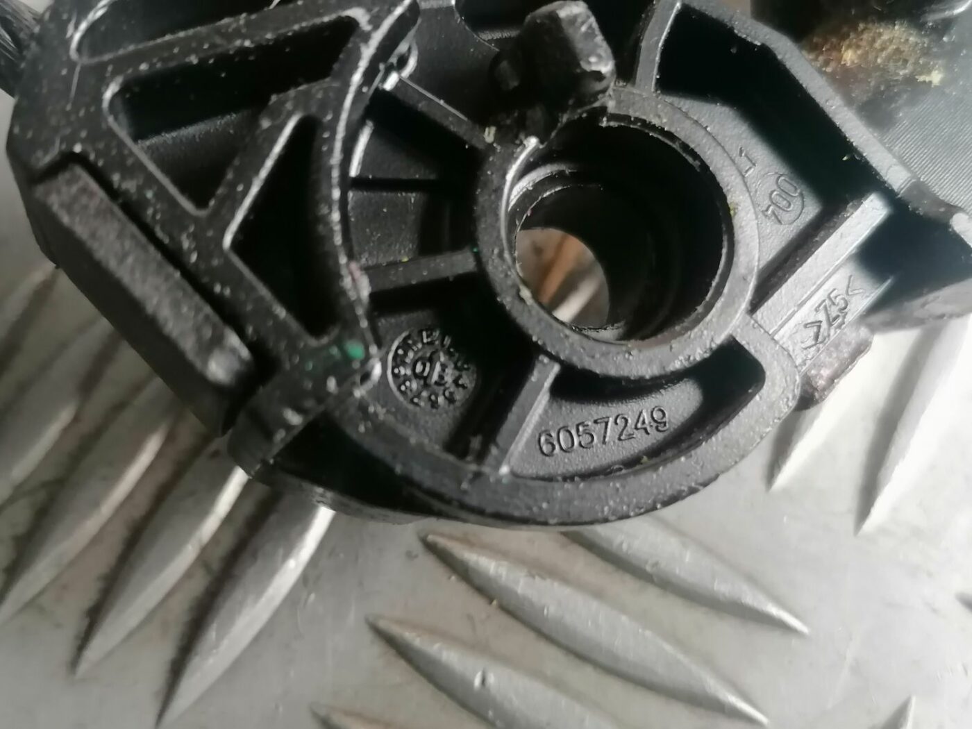 Priekšējās drošības jostas sprādze priekš VOLVO V70 2009 4 Priekšējās drošības jostas sprādze priekš VOLVO V70 2009