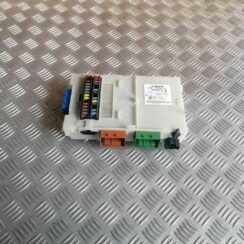 Drošinātāju bloks priekš VOLVO V70 2009