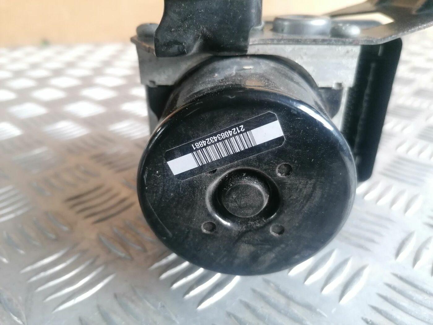 ABS bloks priekš VOLVO V70 2009 6 ABS bloks priekš VOLVO V70 2009