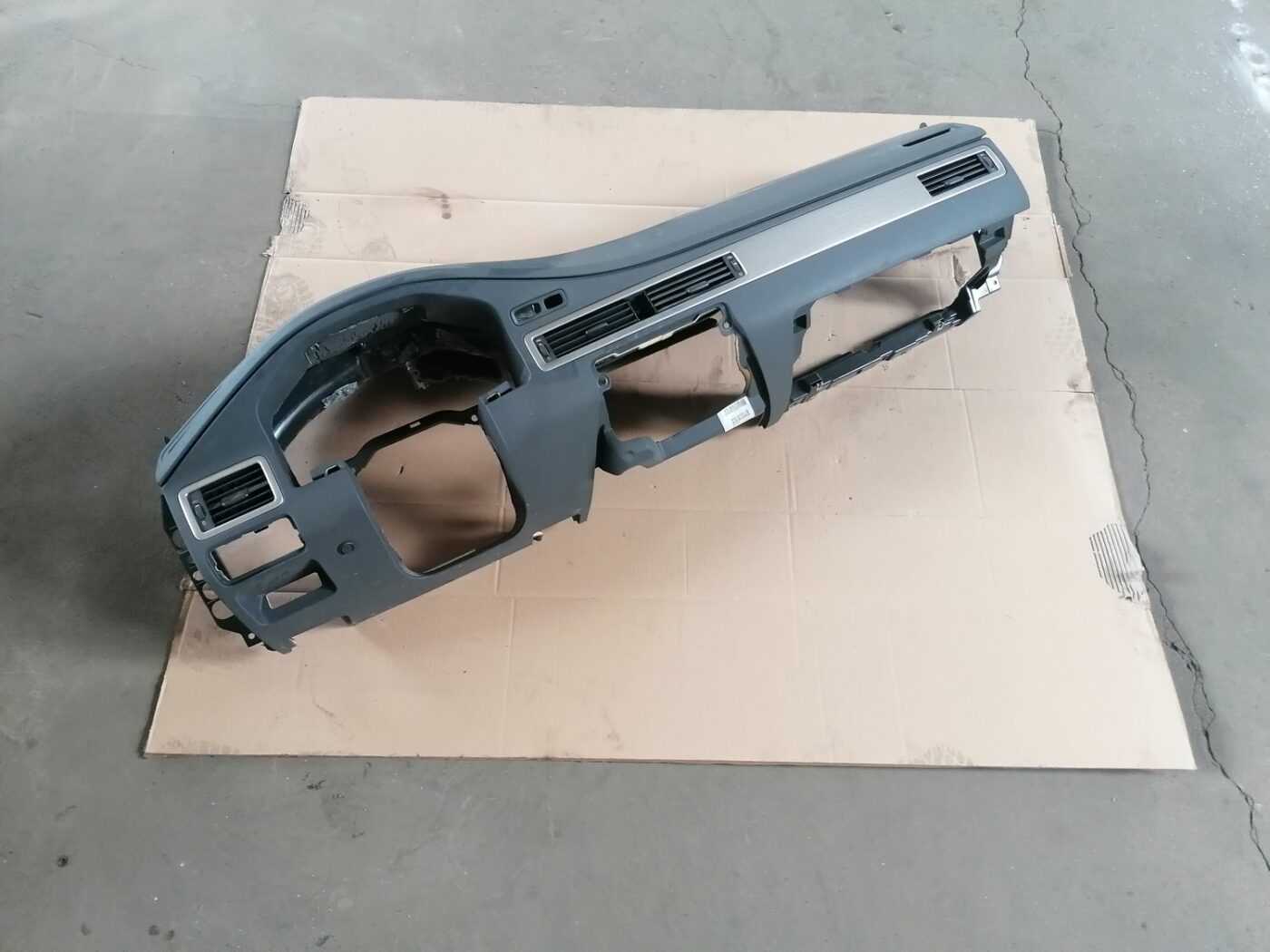 Mērinstrumentu panelis priekš VOLVO V70 2009 1 Mērinstrumentu panelis priekš VOLVO V70 2009