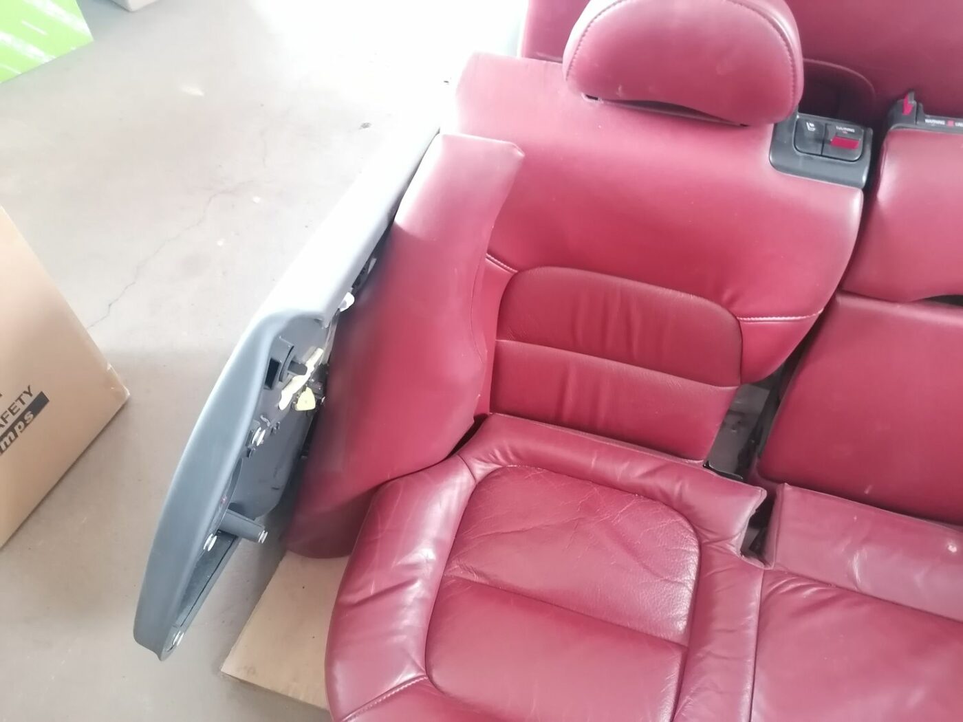 Sēdekļu komplekts priekš VOLVO V70 2009 9 Sēdekļu komplekts priekš VOLVO V70 2009