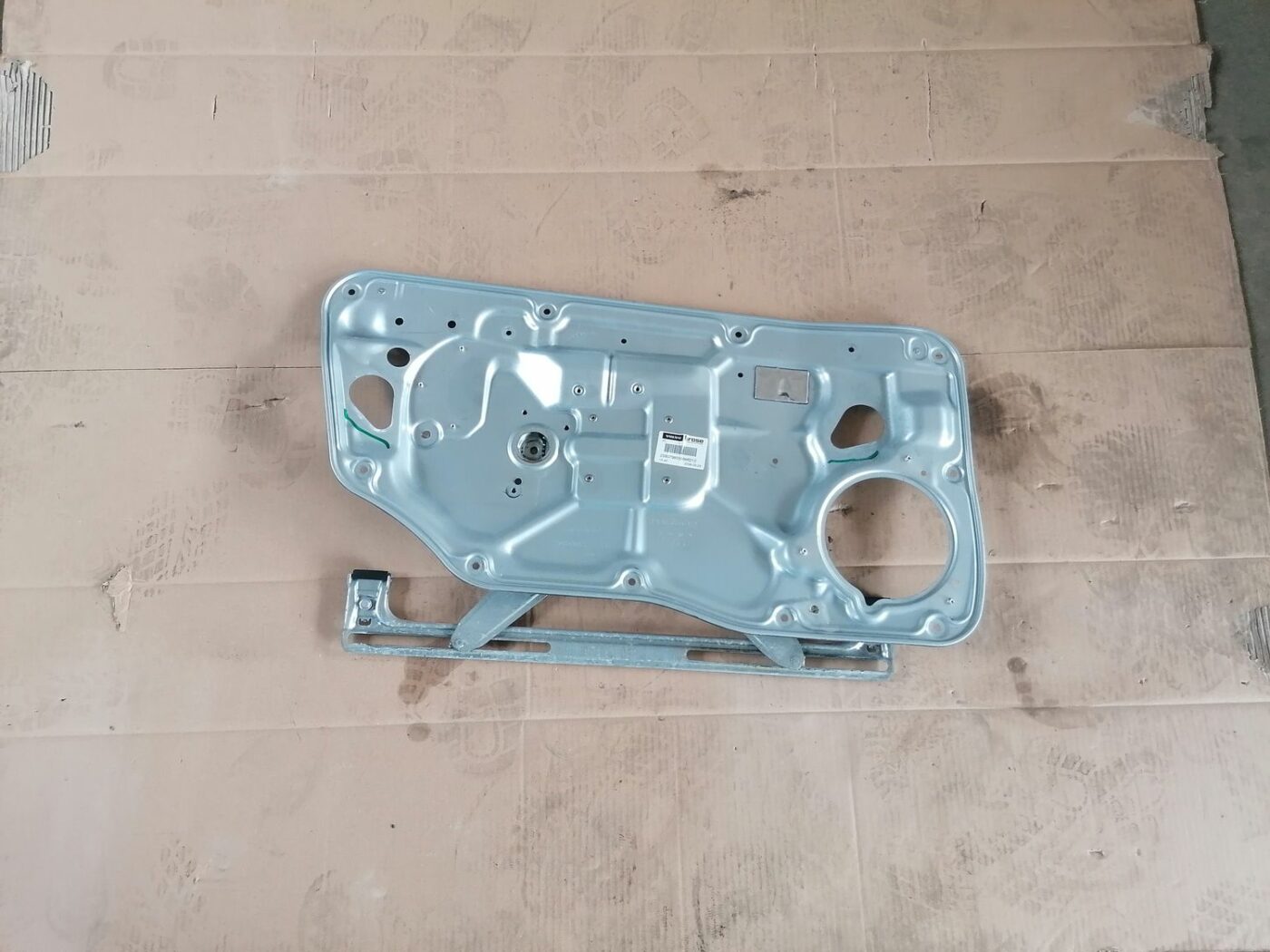 Stikla pacelšanas mehānisma panele priekš VOLVO V70 2009 1 Stikla pacelšanas mehānisma panele priekš VOLVO V70 2009