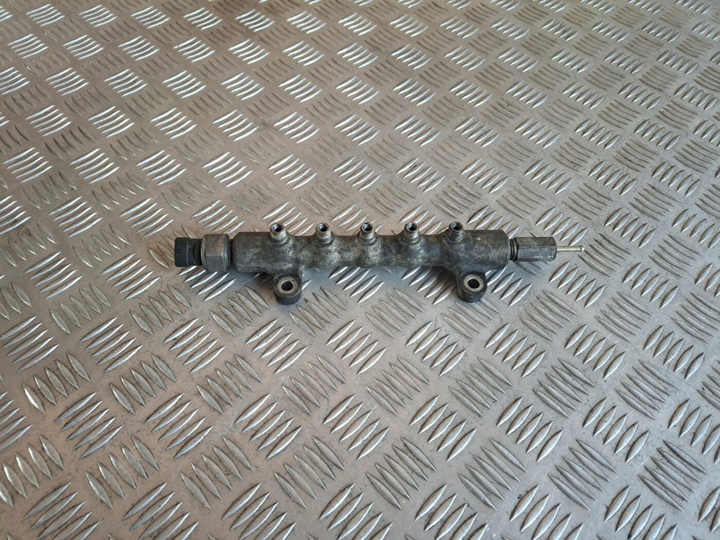 Degvielas sadales caurule priekš TOYOTA RAV 4 2006