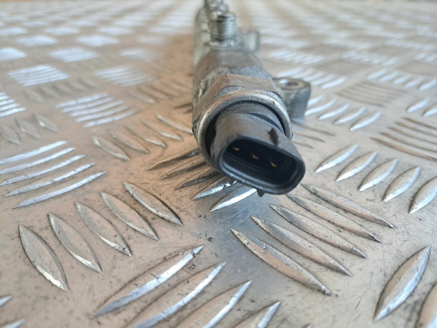 Degvielas sadales caurule priekš TOYOTA RAV 4 2006