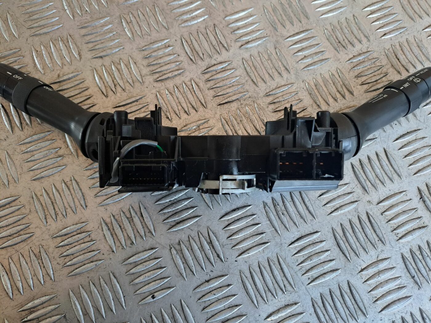 Stūres statnes slēdzis priekš TOYOTA RAV 4 2006