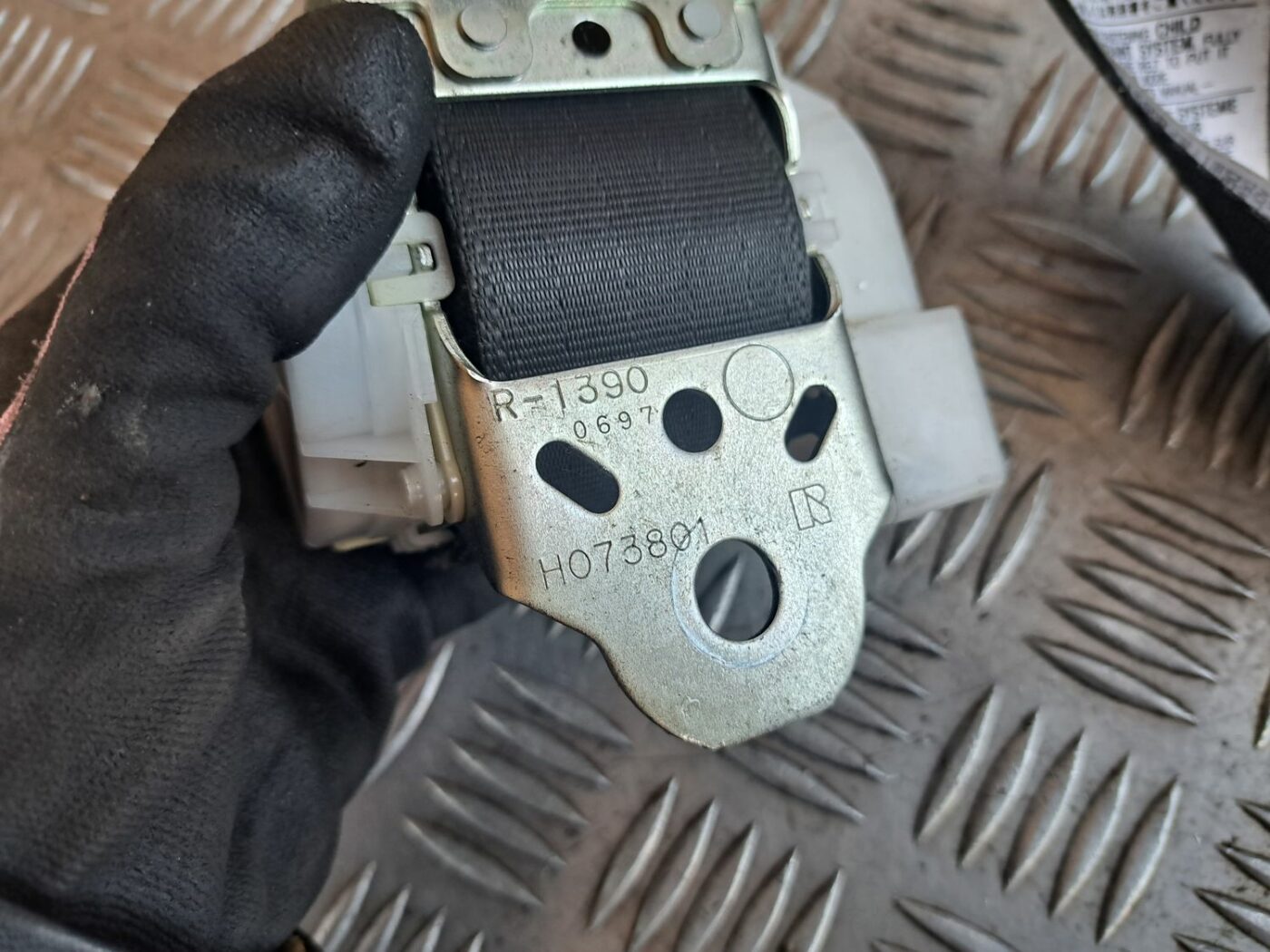 Aizmugurējā labā drošības josta priekš TOYOTA RAV 4 2006 5 Aizmugurējā labā drošības josta priekš TOYOTA RAV 4 2006