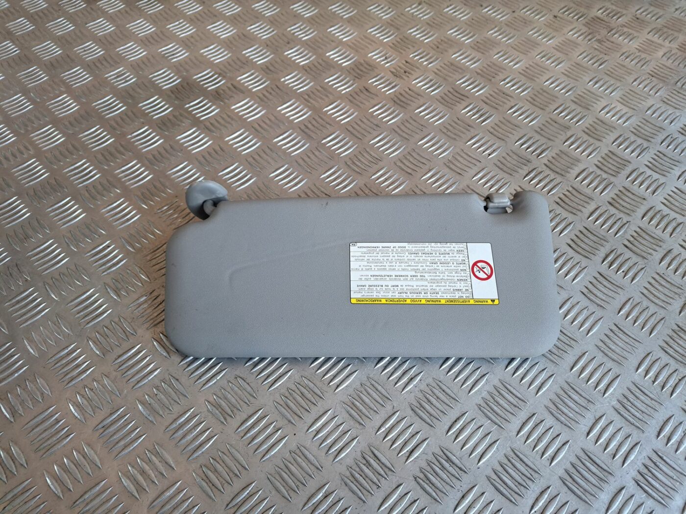 Saules aizsargs priekš TOYOTA RAV 4 2006 1 Saules aizsargs priekš TOYOTA RAV 4 2006