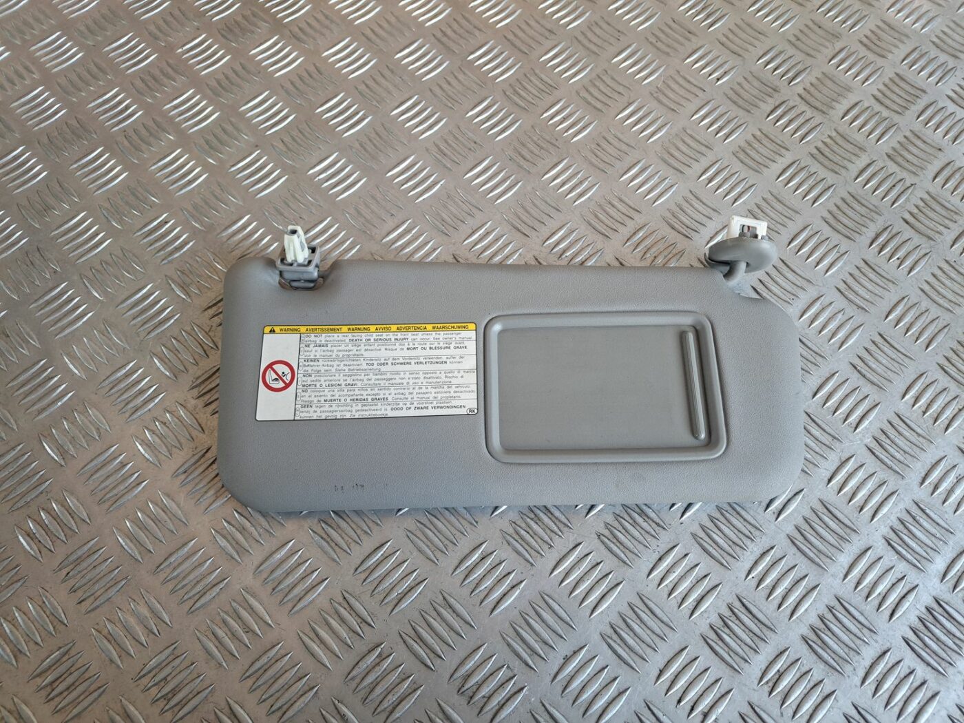 Saules aizsargs priekš TOYOTA RAV 4 2006 2 Saules aizsargs priekš TOYOTA RAV 4 2006