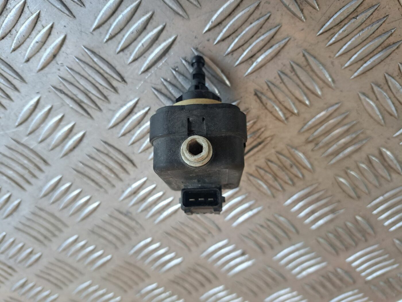 Lukturu augstuma regulēšanas korektors priekš TOYOTA RAV 4 2006