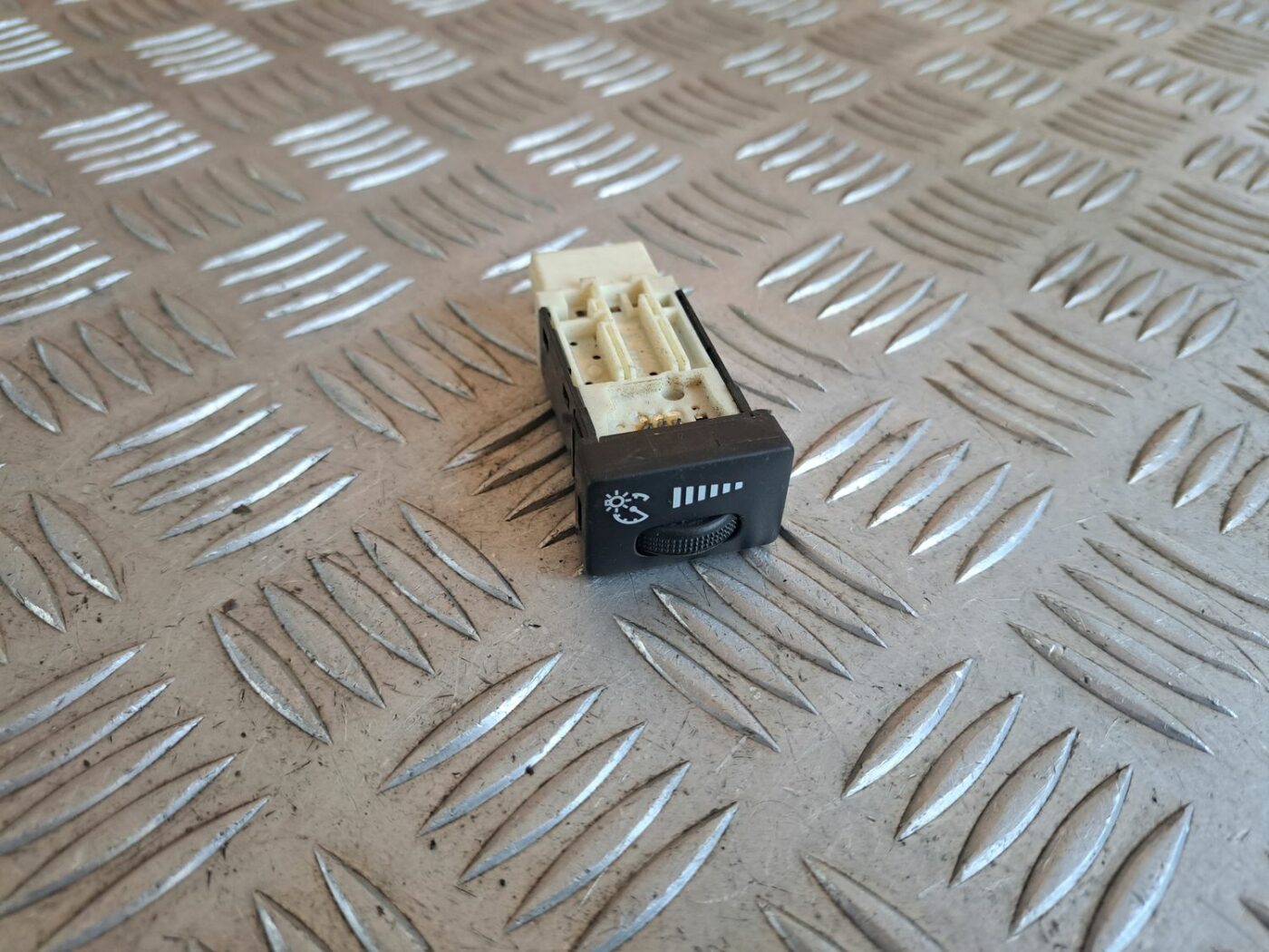 Gaismas spilgtuma regulēšanas poga priekš TOYOTA RAV 4 2006 1 Gaismas spilgtuma regulēšanas poga priekš TOYOTA RAV 4 2006