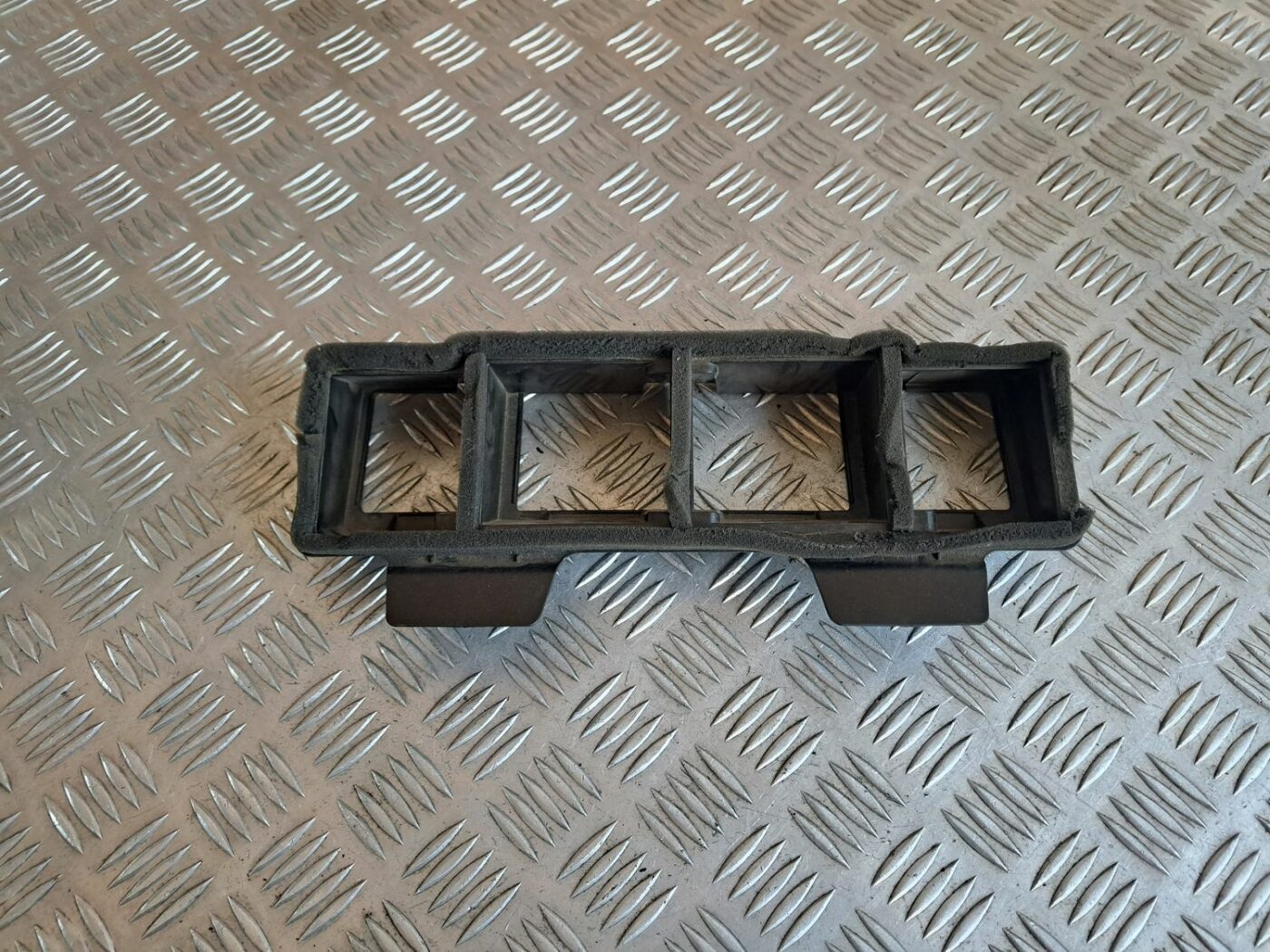 Salona gaisa vads priekš TOYOTA RAV 4 2006