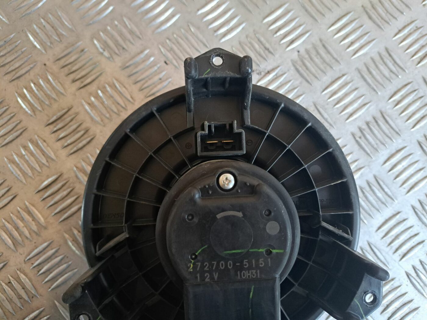 Salona ventilators priekš TOYOTA RAV 4 2006 3 Salona ventilators priekš TOYOTA RAV 4 2006