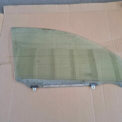 Priekšējo labo durvju stikls priekš TOYOTA RAV 4 2006