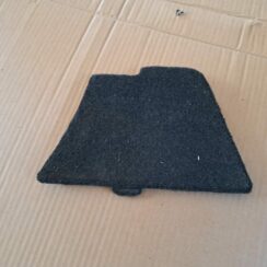 Bagāžnieka nodalījuma sānu apdares lūka priekš TOYOTA RAV 4 2006