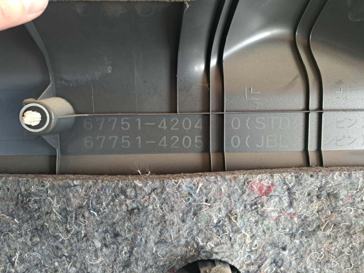 Bagāžnieka vāka liela apdare priekš TOYOTA RAV 4 2006